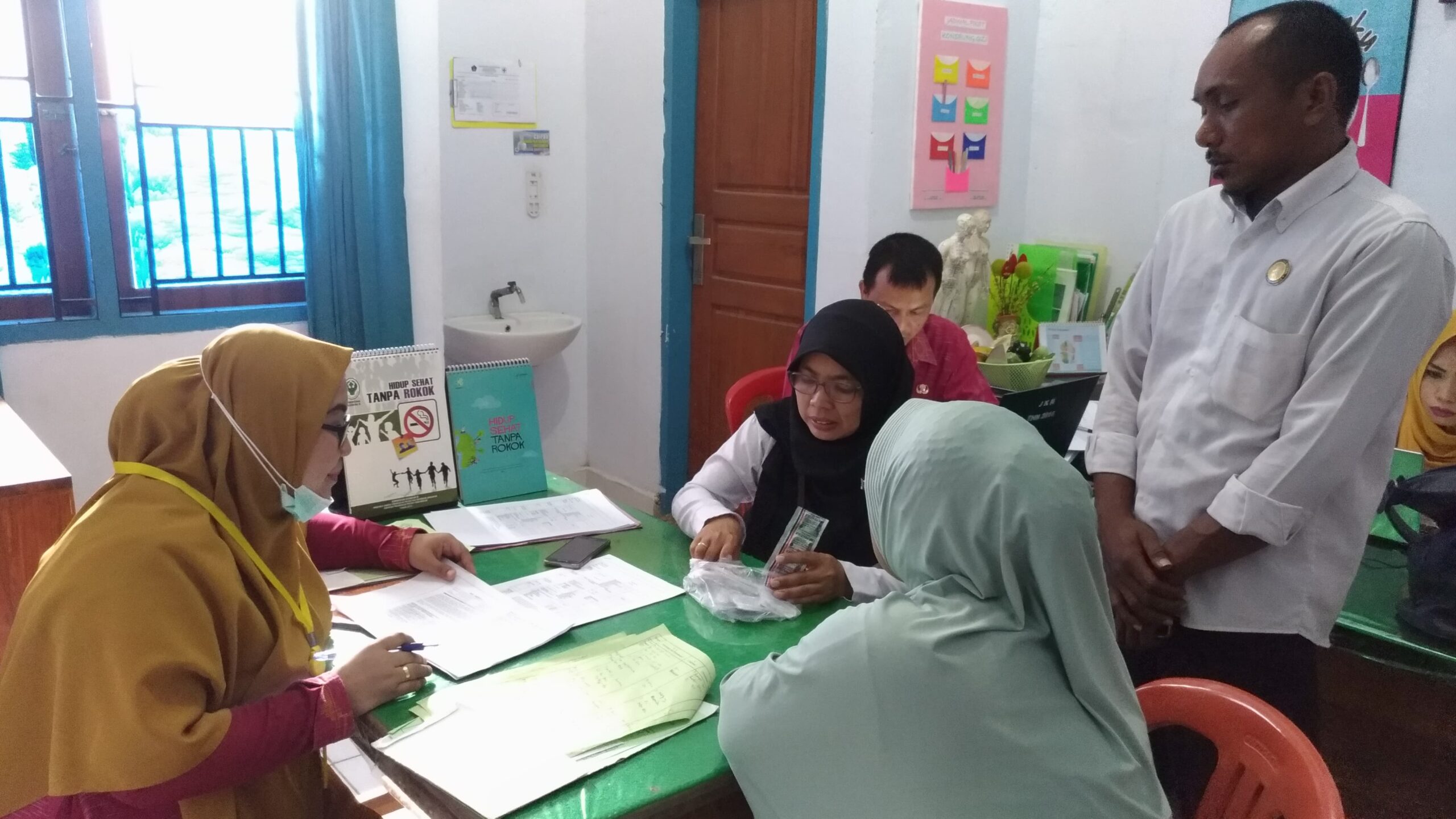 BNNP Sultra Lakukan Skrining dan Intervensi Lapangan (SIL) di Puskesmas Lepo-Lepo Kendari BNNP Sultra Lakukan Skrining dan Intervensi Lapangan (SIL) di Puskesmas Lepo-Lepo Kendari