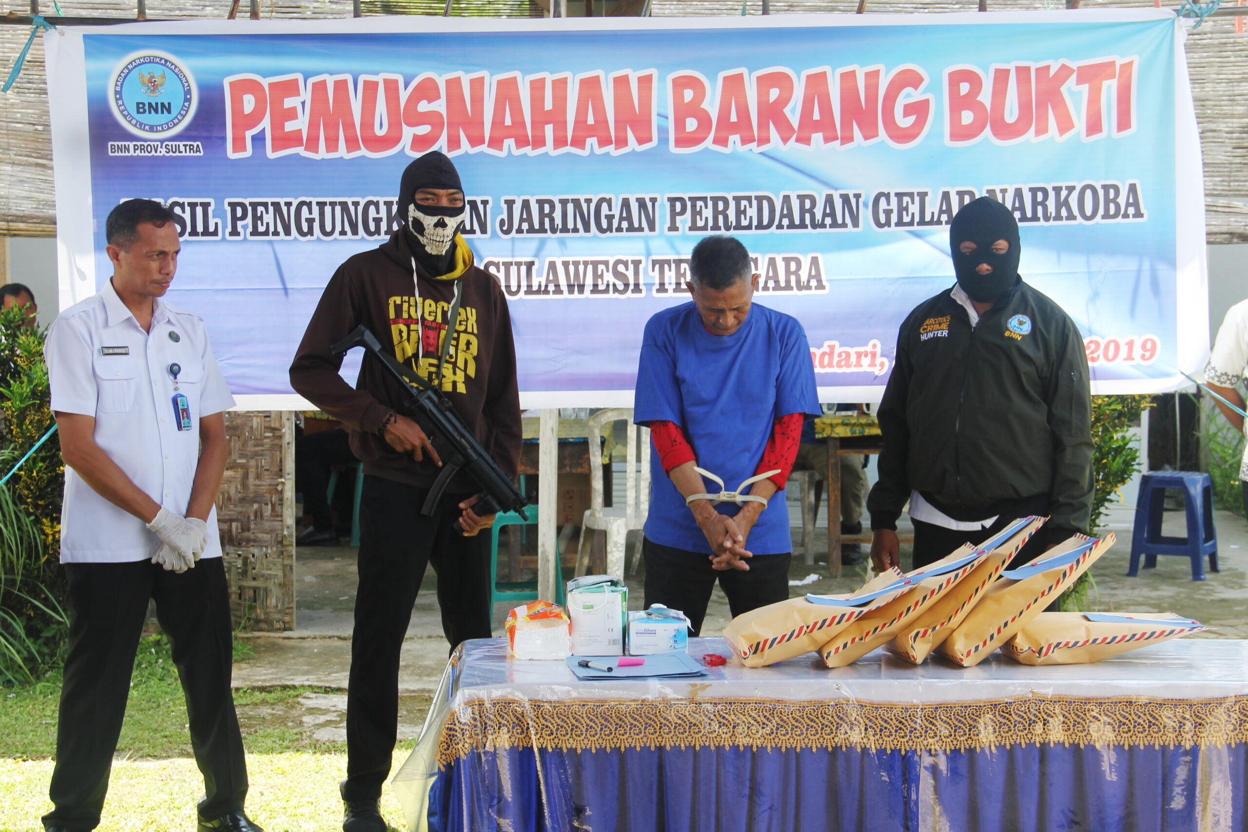 BNNP Sultra Musnahkan Narkotika Jenis Sabu 5 Kilogram BNNP Sultra Musnahkan Narkotika Jenis Sabu 5 Kilogram