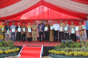 Penyerahan Sertipikat Barang Milik Negara (BMN) Oleh Badan BPN Provinsi Sulawesi Tenggara Kepada BNN Provinsi Sulawesi Tenggara