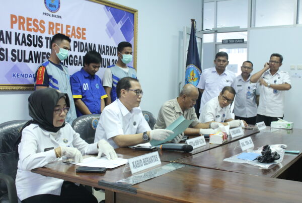 BNNP Sultra Gelar Press Release Pengungkapan Kasus Tindak Pidanan Narkotika Seberat 406,45 Gram