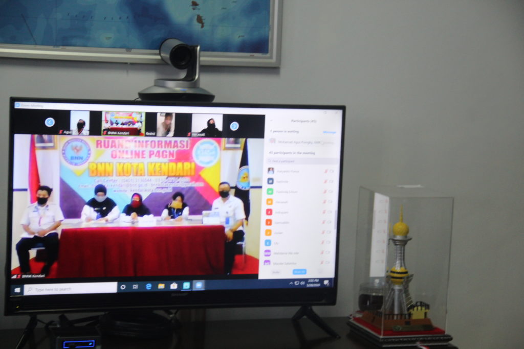 Kepala BNNP Sultra Lakukan Pengecekan Pegawai Melalui Video Conference