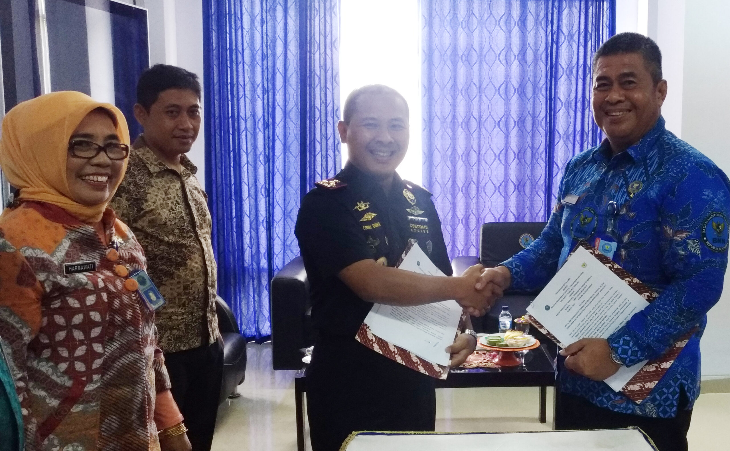 BNNP Sultra - Bea Cukai Kendari Jalin Kerjasama Berantas Narkoba di Kendari BNNP Sultra - Bea Cukai Kendari Jalin Kerjasama Berantas Narkoba di Kendari