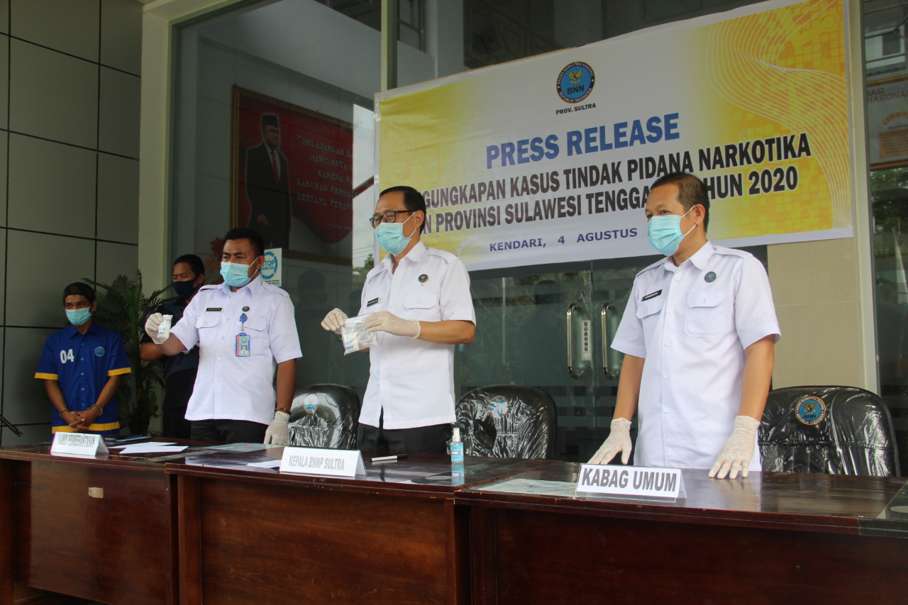 Pemuda Berprofesi Buruh Bangunan Diamankan BNNP Sultra Pemuda Berprofesi Buruh Bangunan Diamankan BNNP Sultra