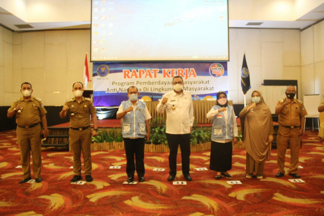 RAPAT KERJA PROGRAM PEMBERDAYAAN MASYARAKAT ANTI NARKOBA DI LINGKUNGAN MASYARAKAT RAPAT KERJA PROGRAM PEMBERDAYAAN MASYARAKAT ANTI NARKOBA DI LINGKUNGAN MASYARAKAT