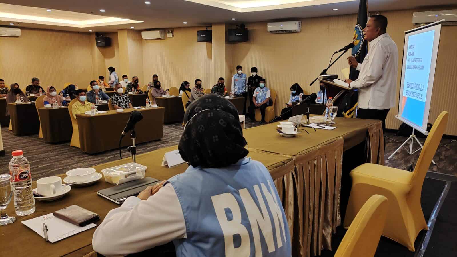 Kepala BNNP Sultra: Diam Itu Celaka! Kepala BNNP Sultra: Diam Itu Celaka!