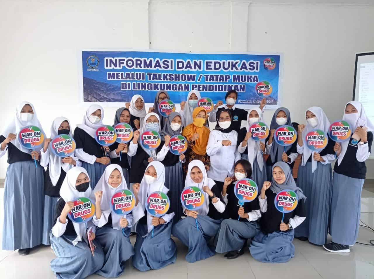 Tangkal Penyalahgunaan Narkoba diKalangan Pelajar, BNNP Sultra Edukasi Pelajar SMKN 3 Kendari Tangkal Penyalahgunaan Narkoba diKalangan Pelajar, BNNP Sultra Edukasi
