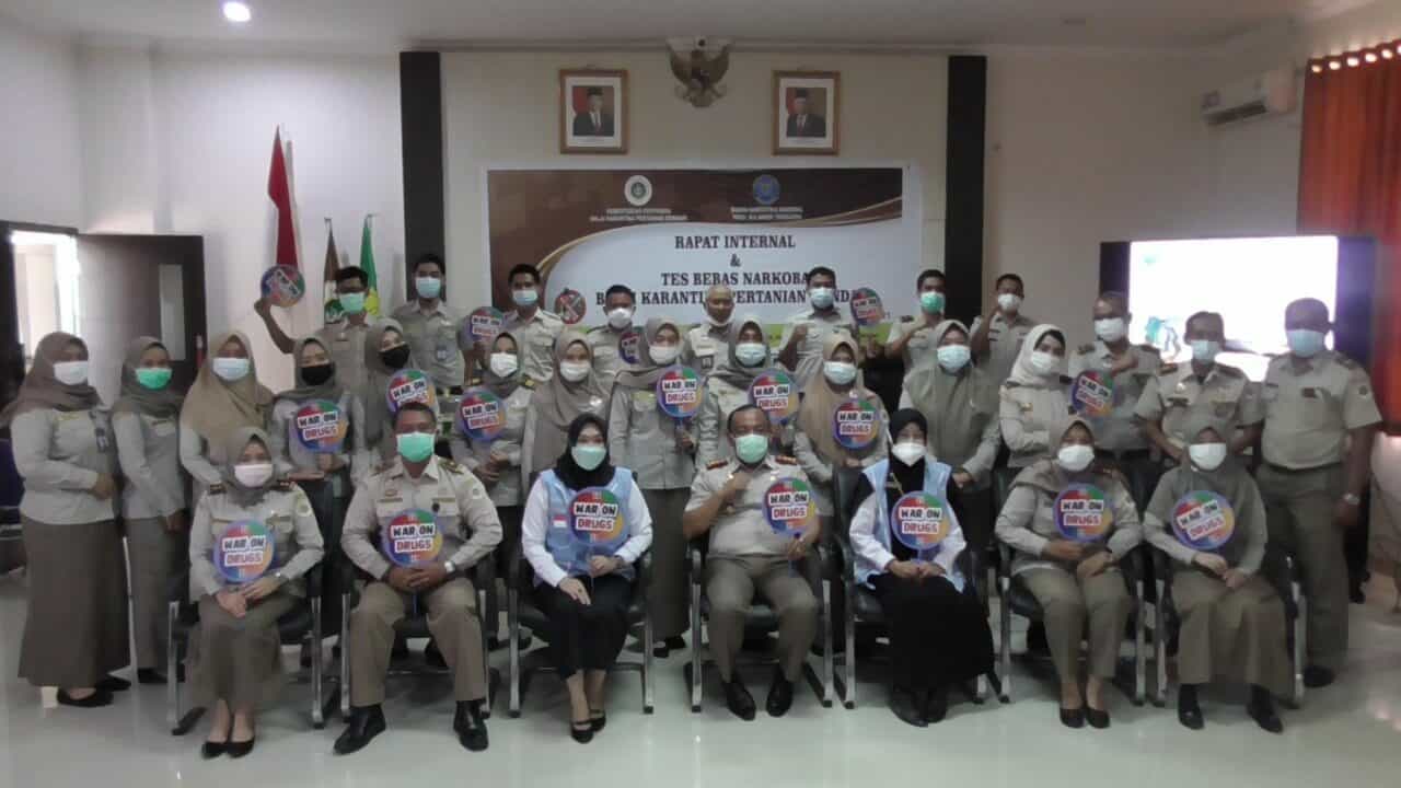 Ciptakan Lingkungan Kerja Bersih Narkoba, Balai Karantina Pertanian Kelas II Kendari – BNNP Sultra Gelar Sosialisasi dan Test Urine