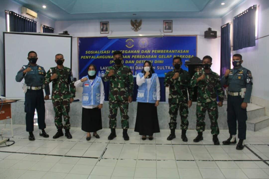 Lanal Kendari Gandeng BNNP Sultra Gelar Sosialisasi P4GN dan Test Urine Bagi Prajurit Lanal Kendari