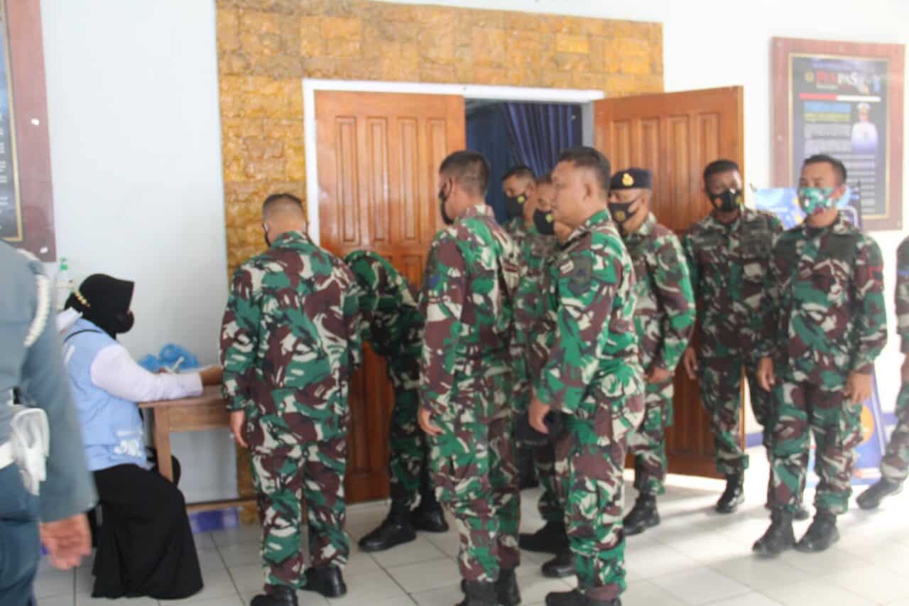 Lanal Kendari Gandeng BNNP Sultra Gelar Sosialisasi P4GN dan Test Urine Bagi Prajurit Lanal Kendari Lanal Kendari Gandeng BNNP Sultra Gelar Sosialisasi P4GN dan Test Urine Bagi Prajurit Lanal Kendari
