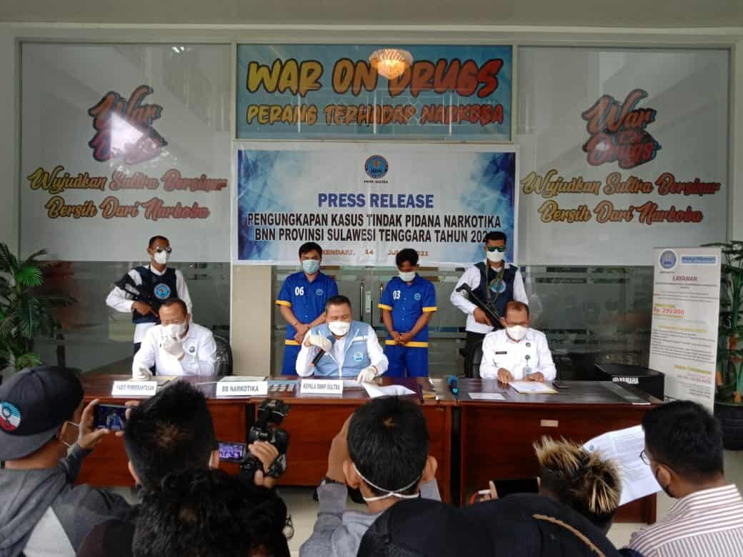 PENGENDALI NARKOTIKA JARINGAN LAPAS KELAS II A KENDARI DIAMANKAN BNNP SULTRA PENGENDALI NARKOTIKA JARINGAN LAPAS KELAS II A KENDARI DIAMANKAN BNNP SULTRA