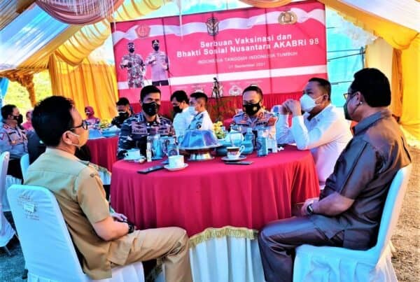 Kepala BNNP Sultra Hadiri Kegiatan Serbuan Vaksinasi dan Bhakti Sosial Nusantara Kepala BNNP Sultra Hadiri Kegiatan Serbuan Vaksinasi dan Bhakti Sosial Nusantara