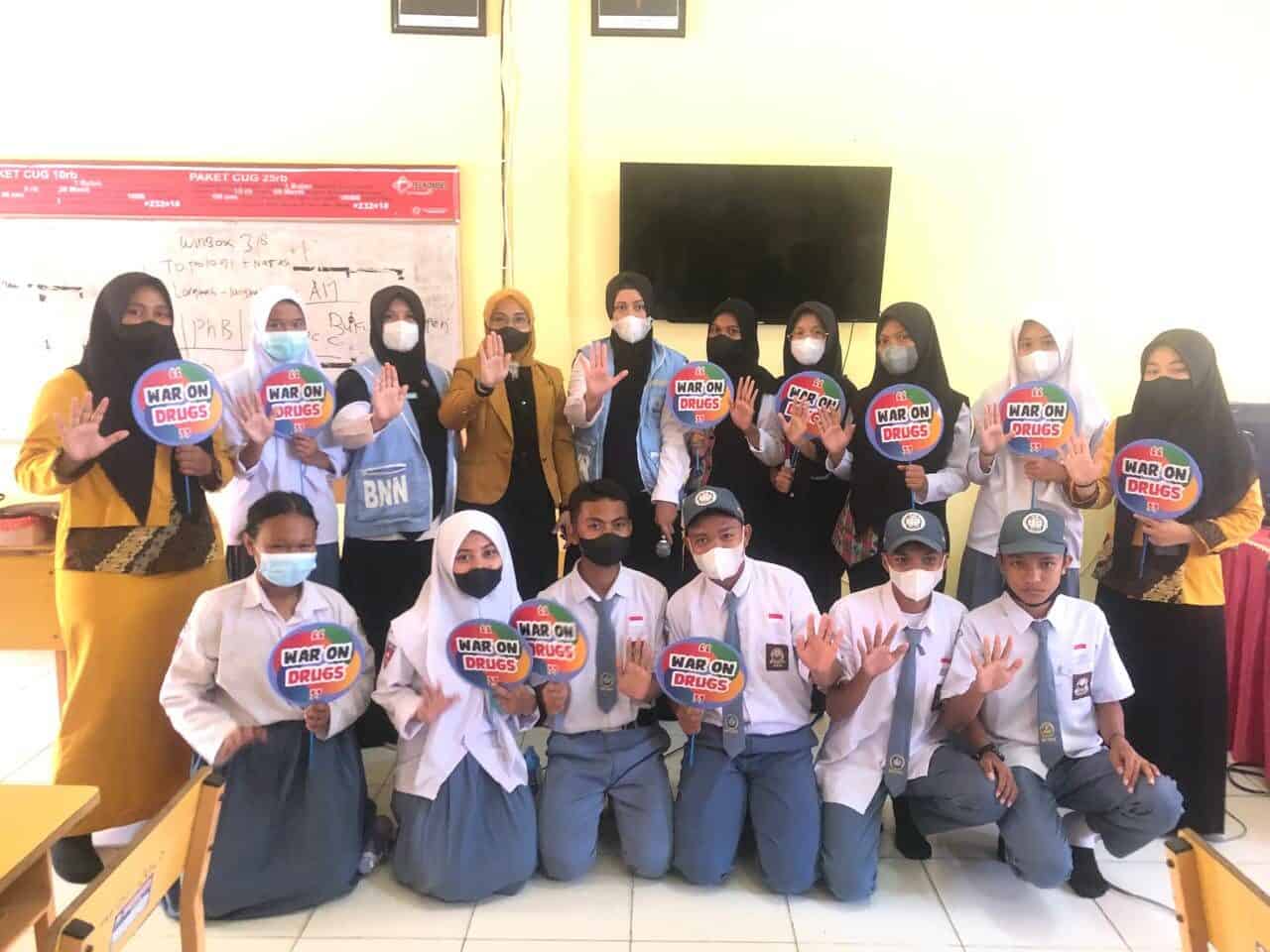 BNNP Sultra Survey Indeks Ketahanan Diri Remaja di SMKN 03 Kendari BNNP Sultra Survey Indeks Ketahanan Diri Remaja di SMKN 03 Kendari