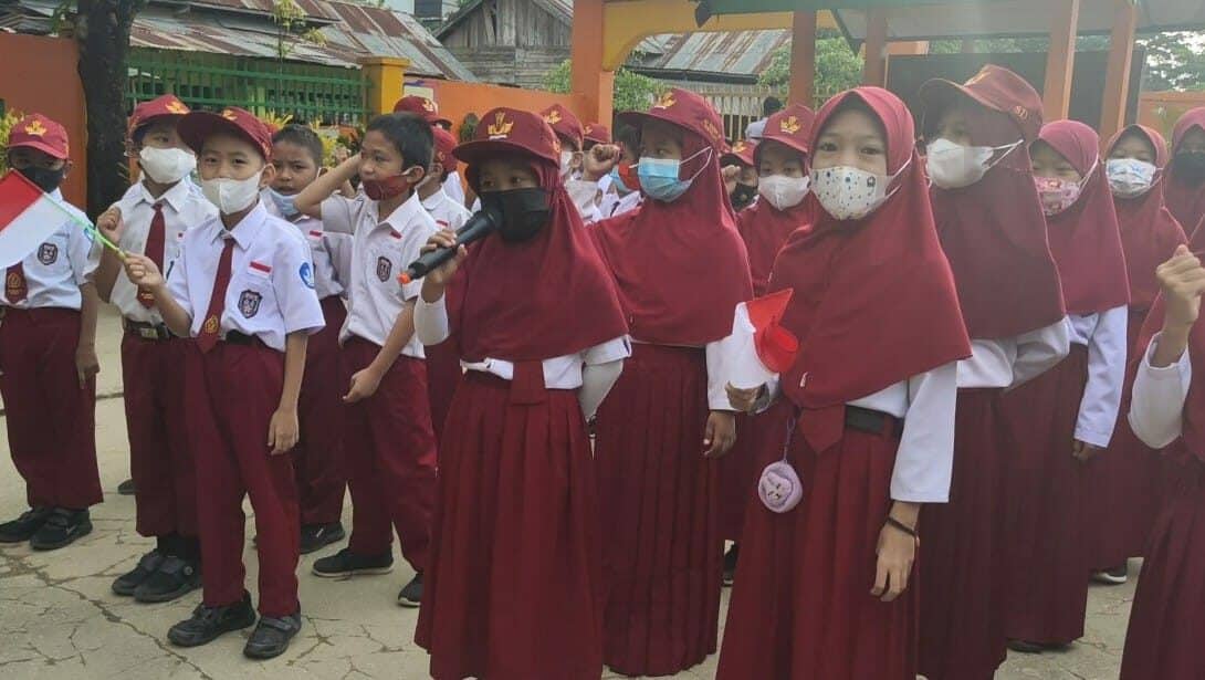 Lagu Mars BNN Bergema di Sekolah SD Negeri 85 Kendari Lagu Mars BNN Bergema di Sekolah SD Negeri 85 Kendari